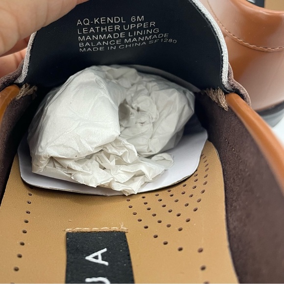 Aqua Kendl leather slip on comfy loafers women’s Size 6M brown/white - Picture 9 of 12